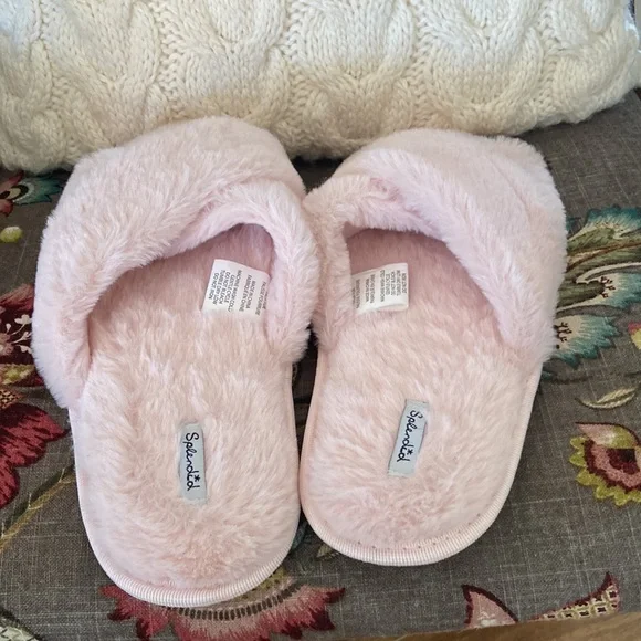 Splendid Slippers - Picture 3 of 8